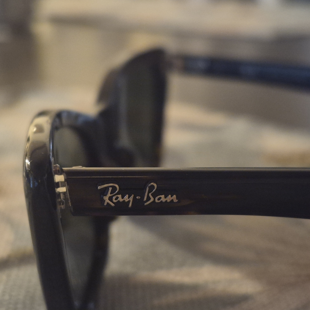 Ray-Ban "Lady Burbank" Classic  Black Shades
